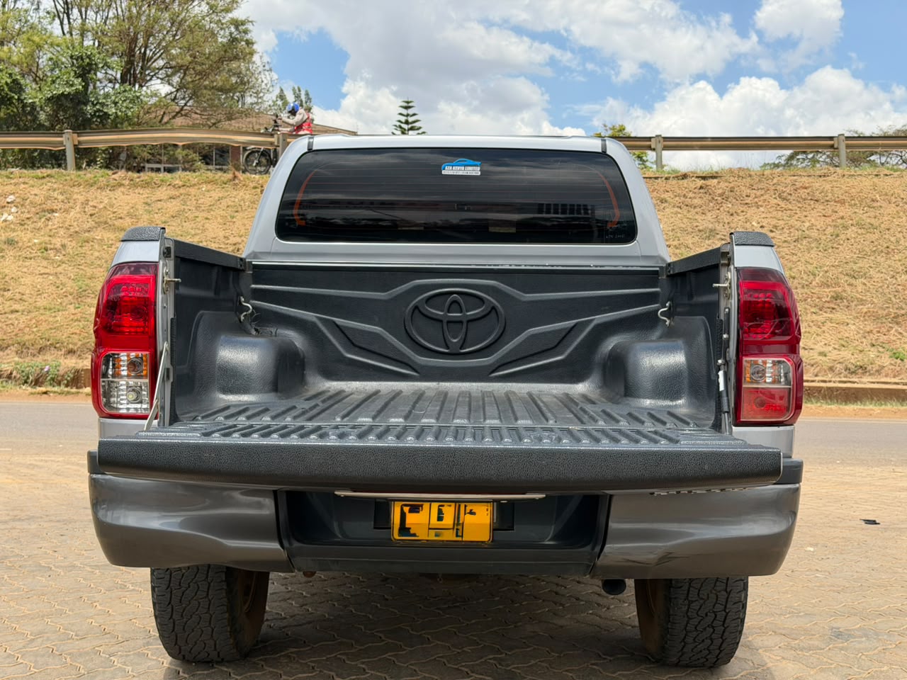 2018 – Toyota Hilux Double Cabin – Silver