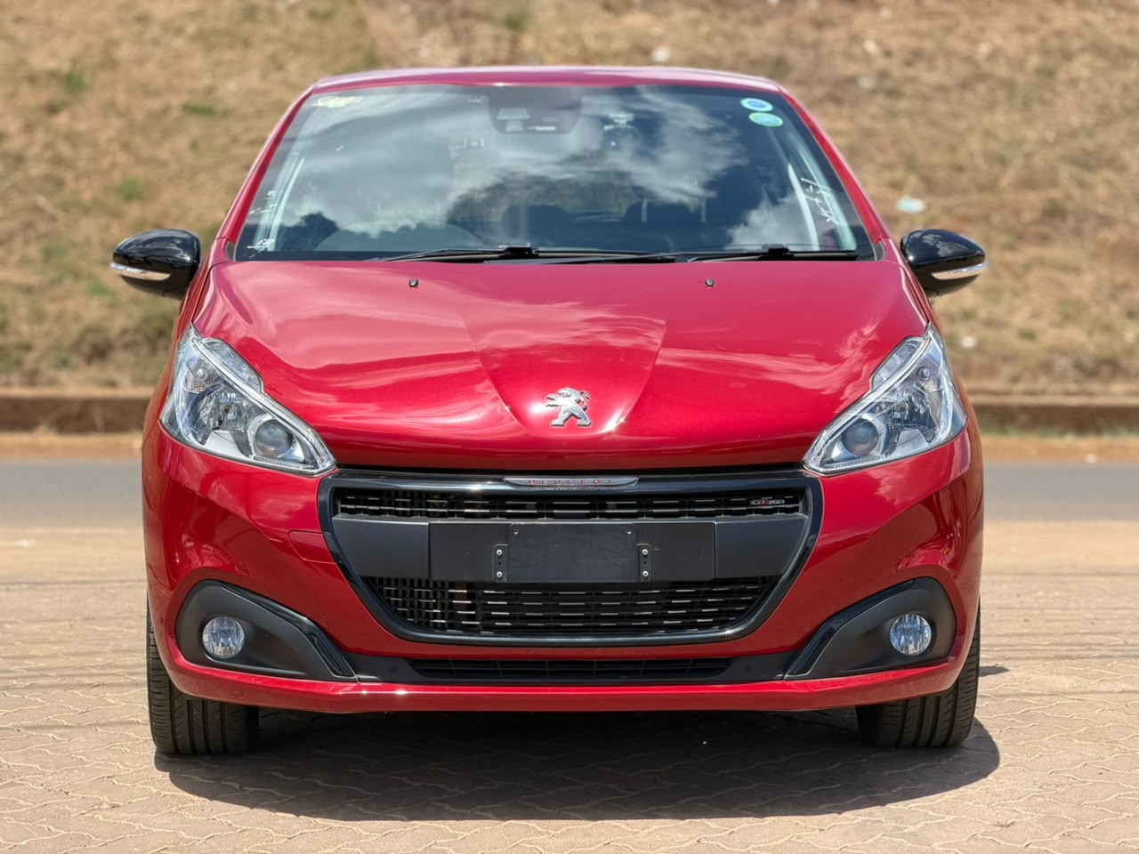 2019 – Peugeot 208 Gt Line – Red