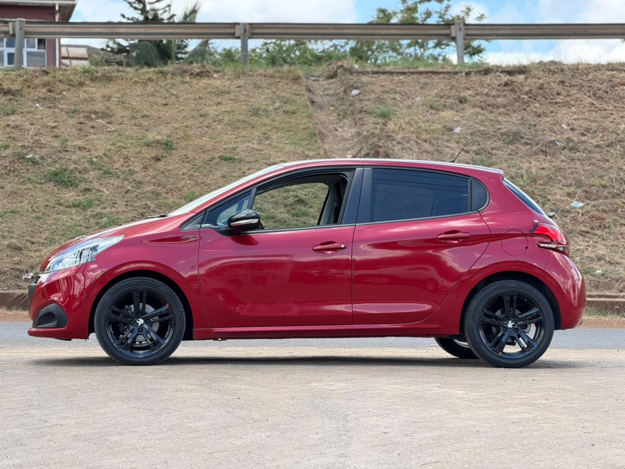 2019 – Peugeot 208 Gt Line – Red