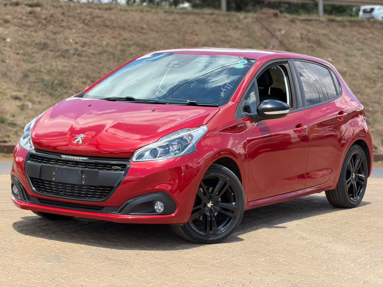 2019 – Peugeot 208 Gt Line – Red