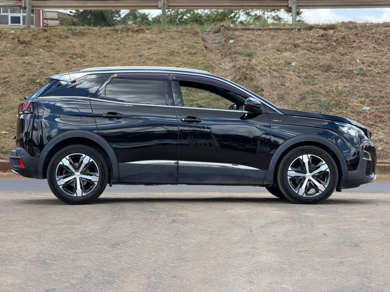 2019 – Peugeot 3008 GT LINE – Navy Blue