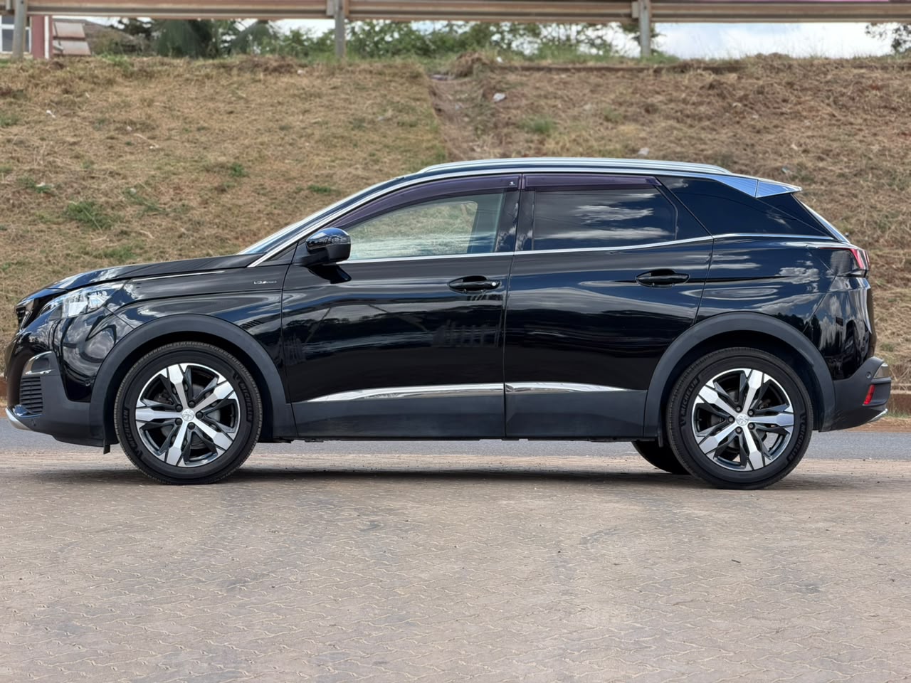 2019 – Peugeot 3008 GT LINE – Navy Blue